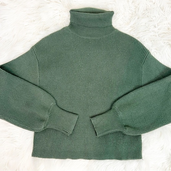 MIAMI FRANCESCAS GREEN RIBBED LONG SLEEVE TURTLENECK PULLOVER SWEATER SZ
SMALL - Picture 1 of 4